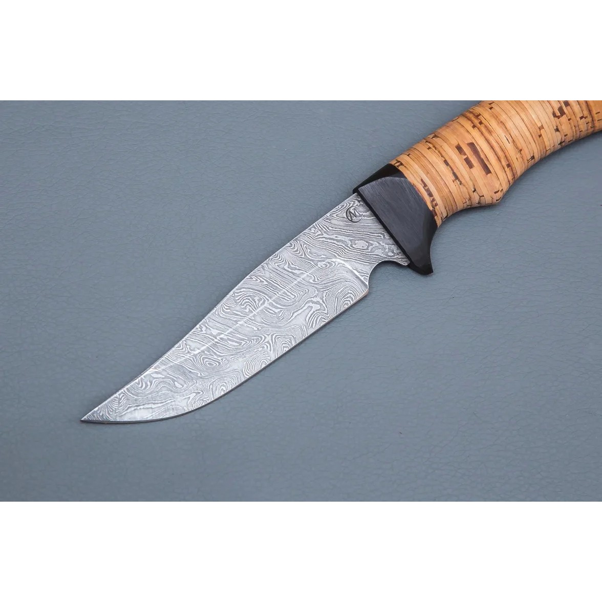 Нож Юнкер из дамасской стали, рукоять береста, граб в интернет-магазине art-steel.ru, фото