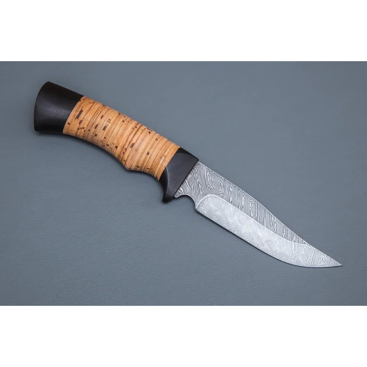 Нож Юнкер из дамасской стали, рукоять береста, граб в интернет-магазине art-steel.ru, фото