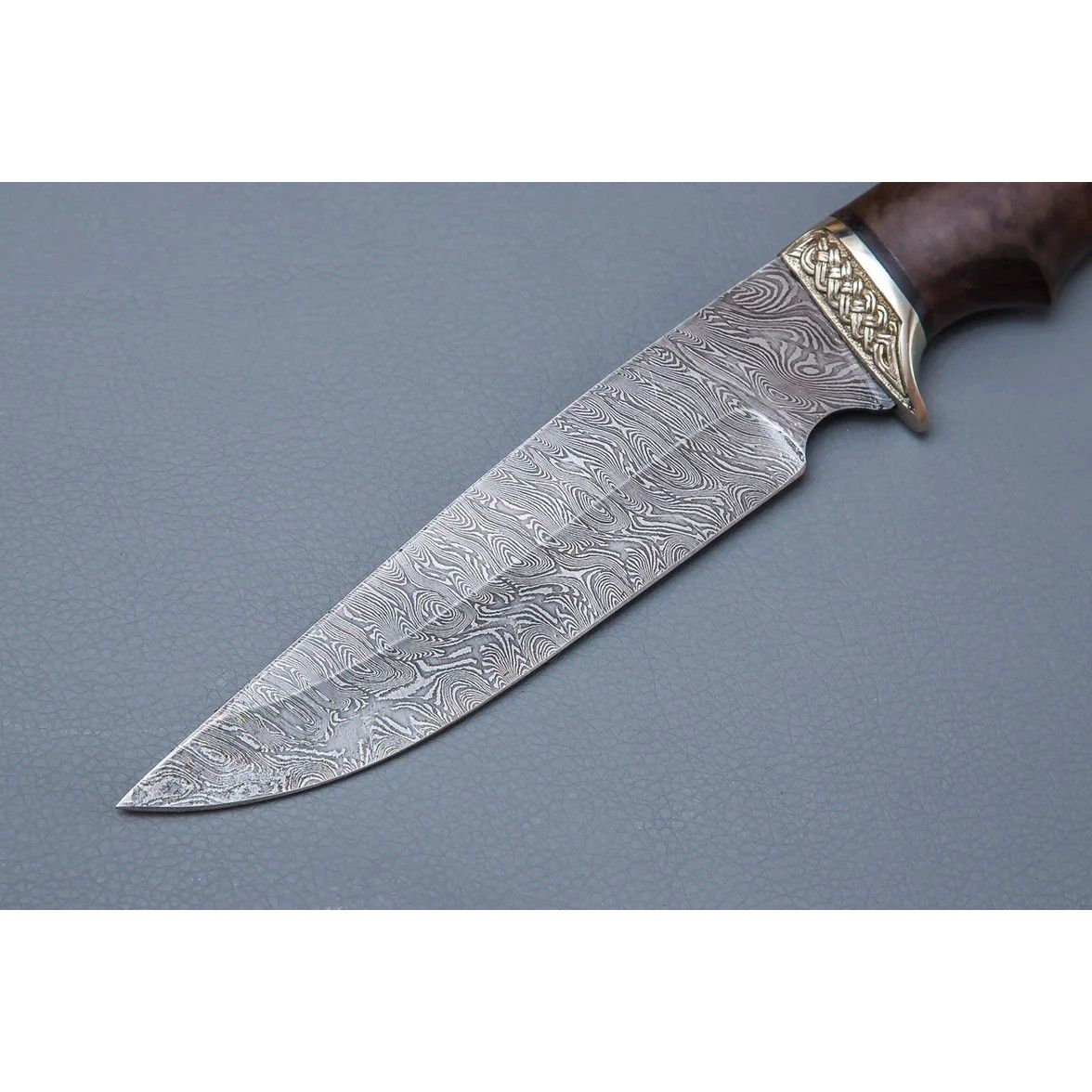 Нож Легионер из дамасской стали, рукоять ореховый кап, литьё мельхиор в интернет-магазине art-steel.ru Нож Легионер из дамасской стали, рукоять ореховый кап, литьё мельхиор в интернет-магазине art-steel.ru, фото