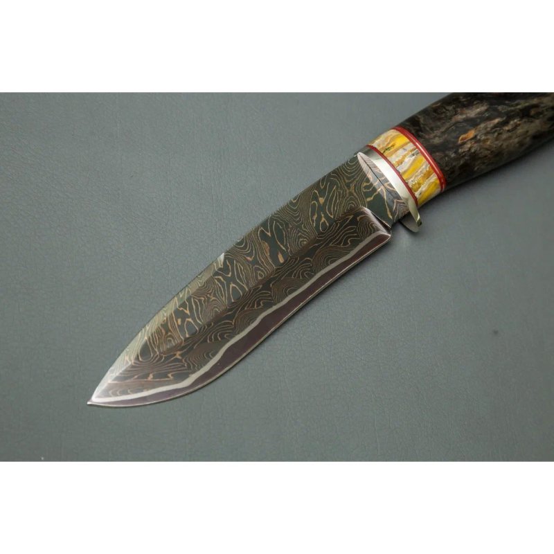 Нож Скиф из стали ламинированной стали, рукоять карельская береза, литье мельхиор в интернет-магазине art-steel.ru, фото