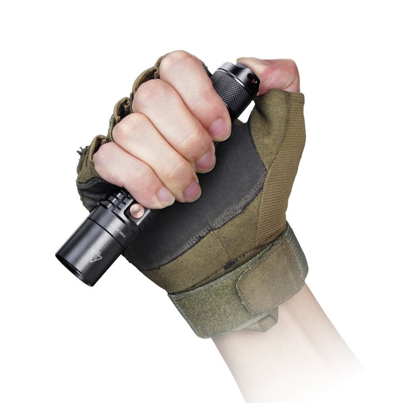 Фонарь туристический светодиодный Fenix UC35, дальность 266 м в интернет-магазине art-steel.ru, фото